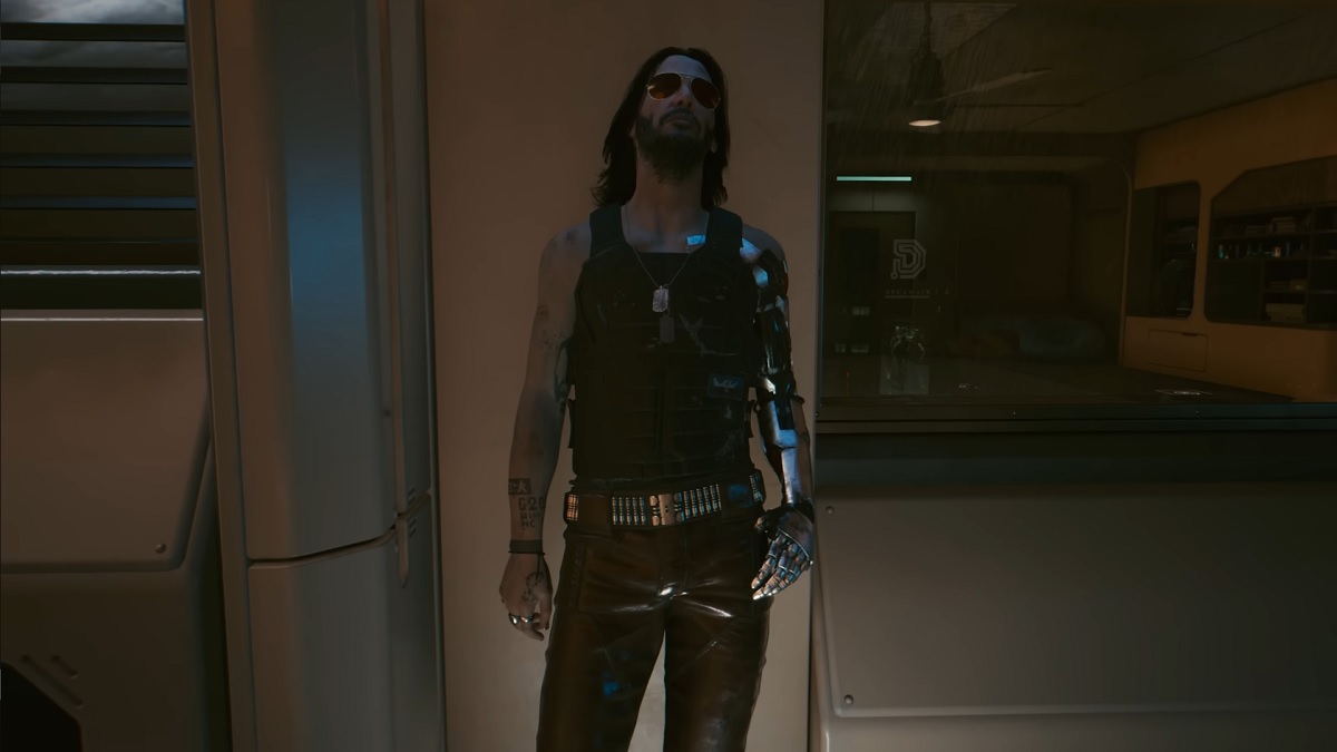 Cyberpunk 2077: Johnny Silverhand leaning against a wall.