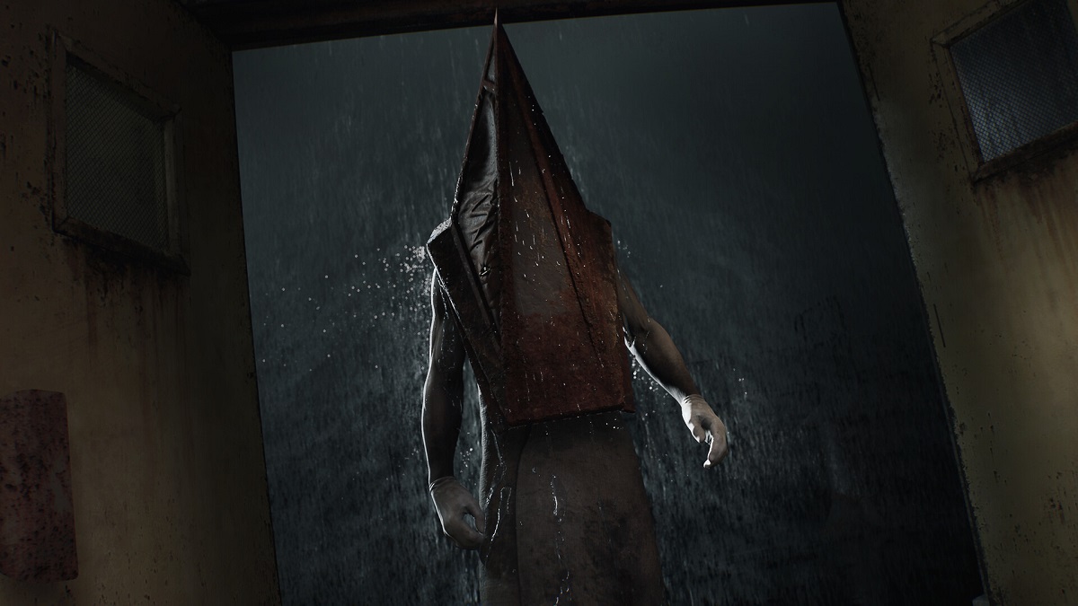 Silent Hill 2 remake: Pyramid Head entering a building.