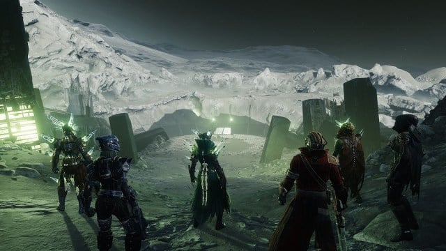 Crota's End splash image, featuring a fireteam of experienced Guardians.