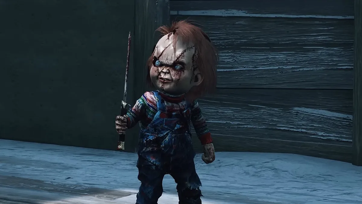 Dead by Daylight: Chucky from Child's Play holding a knife menacingly.