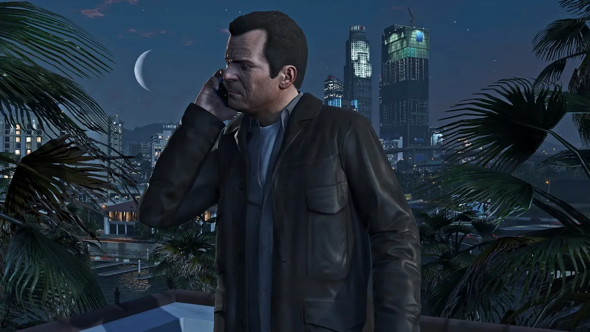 GTA 5: Michael on the phone at night.