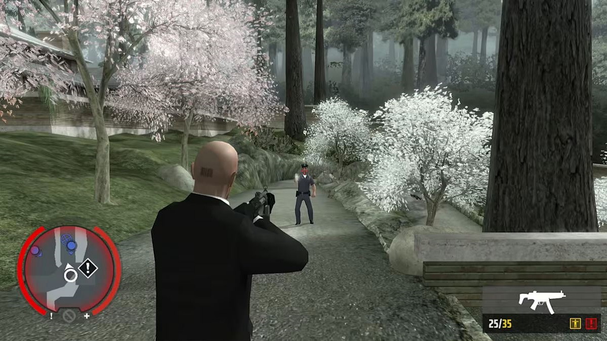 Hitman Blood Money: Agent 47 zielt mit einem Sturmgewehr auf einen Wachmann.