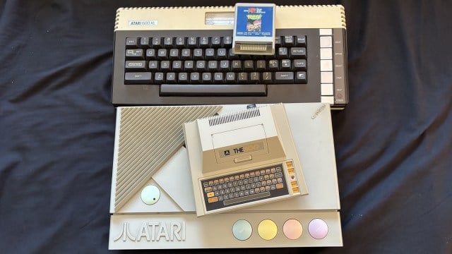 THE400 Mini along with Atari XEGS and Atari 600XL