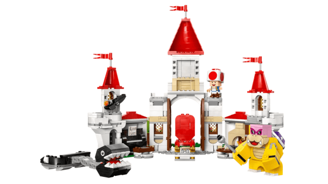 Battle with Roy at Peach's Castle LEGO set