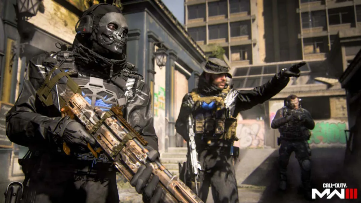 MW3 players standing on the street, holding guns and pointing towards enemies.