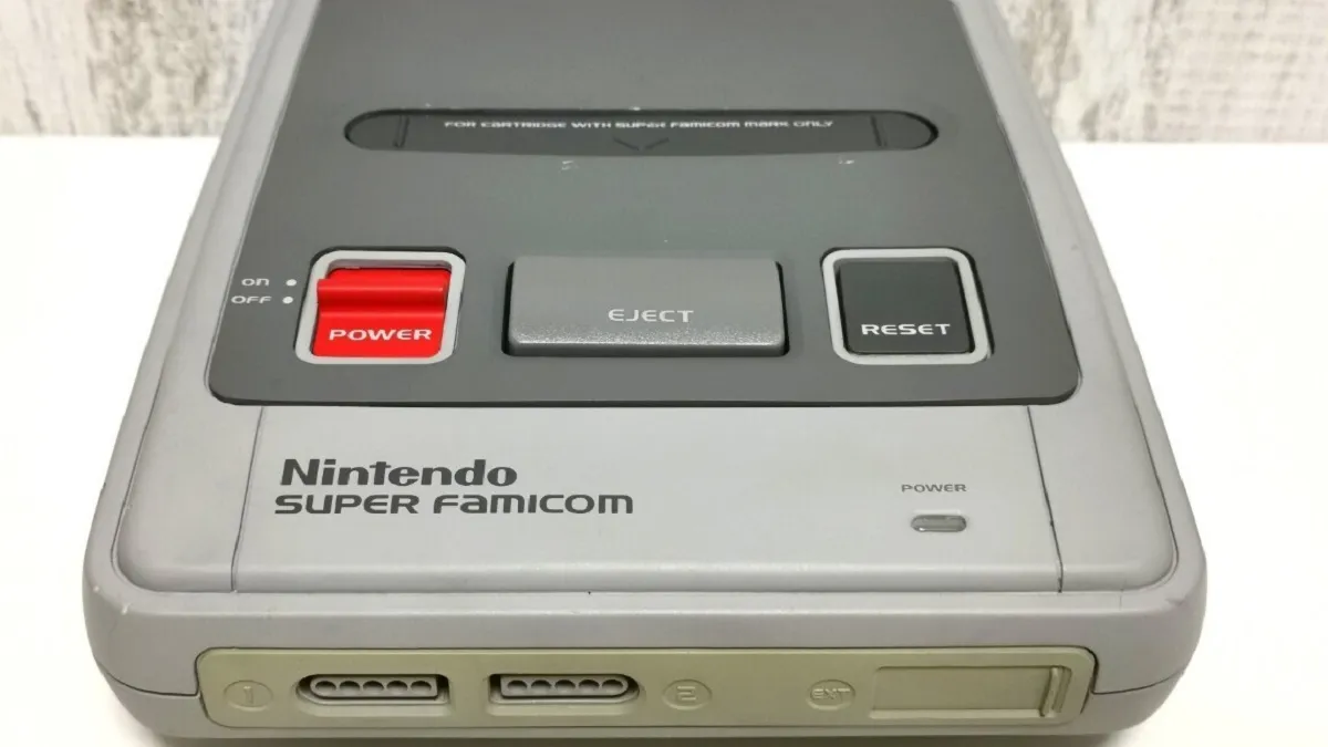 Nintendo Super Famicom prototype console
