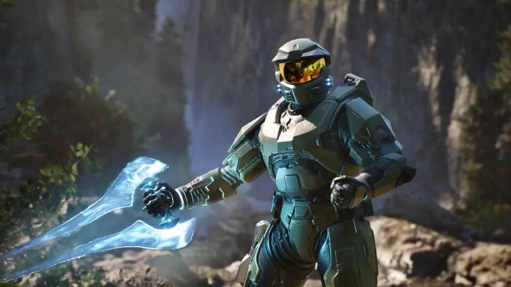 Master Chief wielding an energy sword
