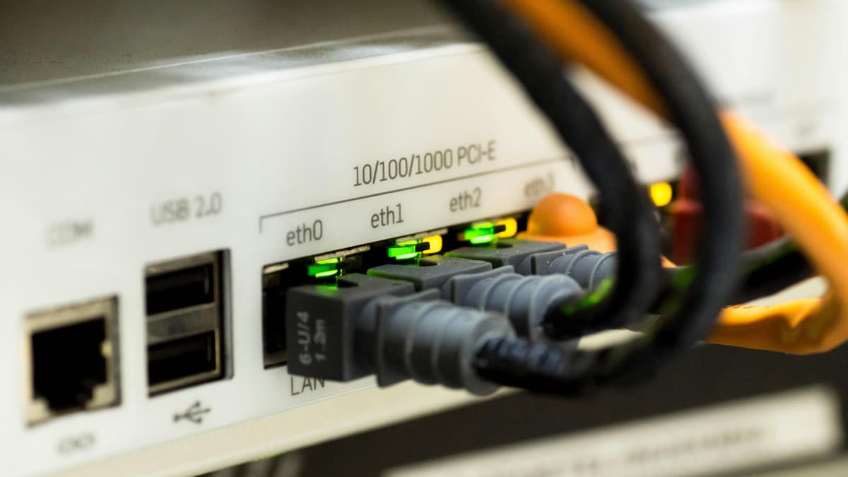 An ethernet port switch.