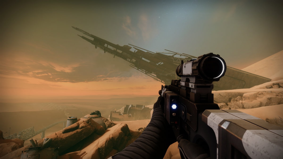 A guardian in Freehold Outskirts in Mars looks at the horizon holding a Voltaic Shade scout rifle