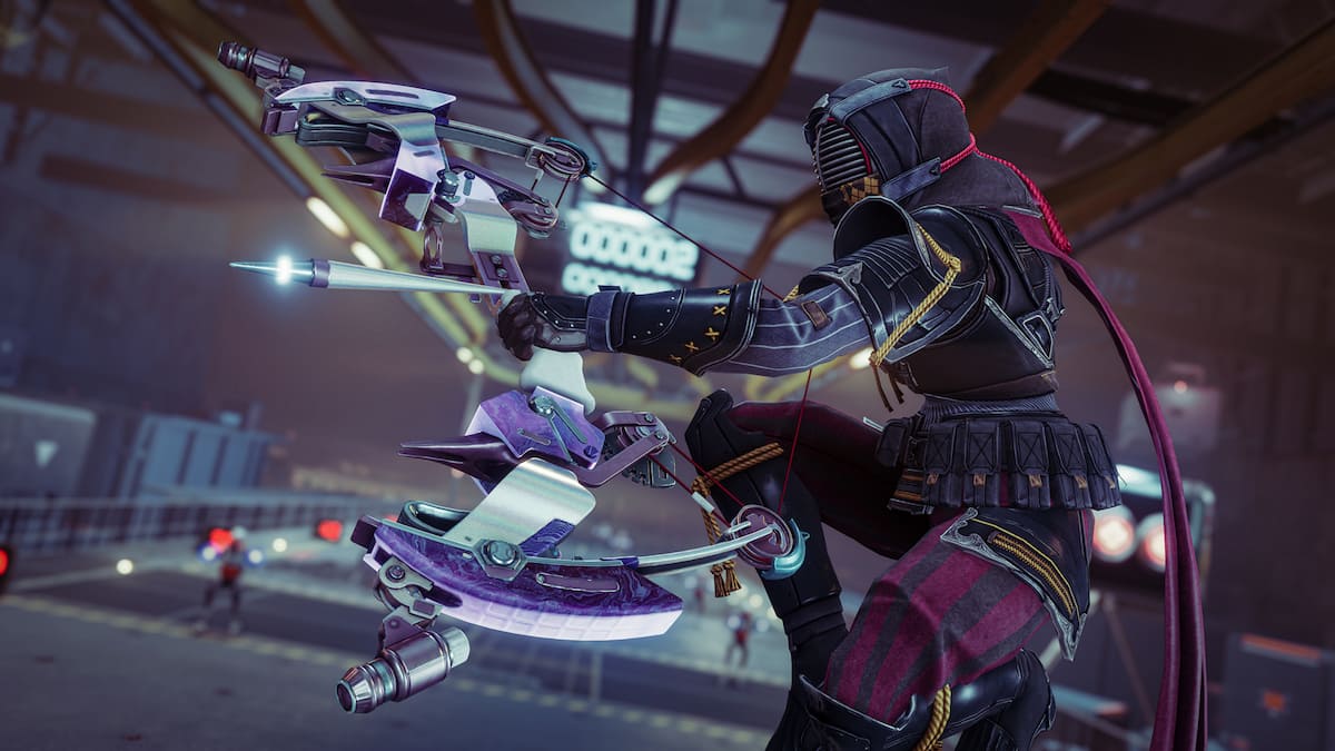 A Guardian using a modified version of the Swordmaster set holds a King Orfeo in Destiny 2's Firing Range