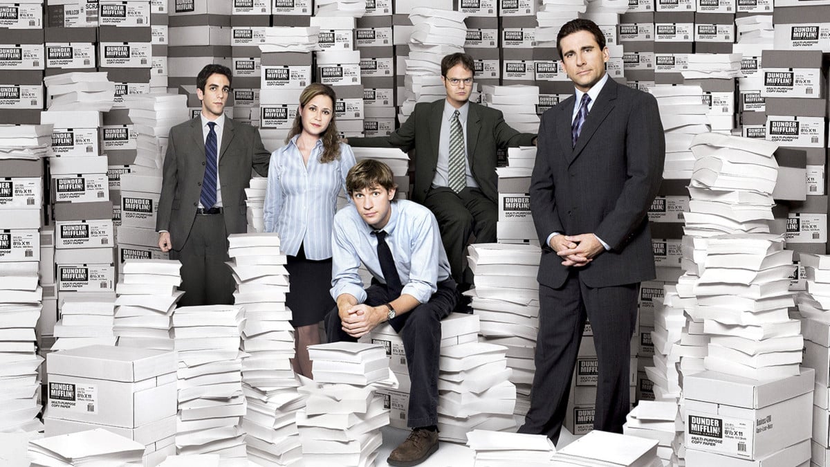 Tha main cast of the Office posing