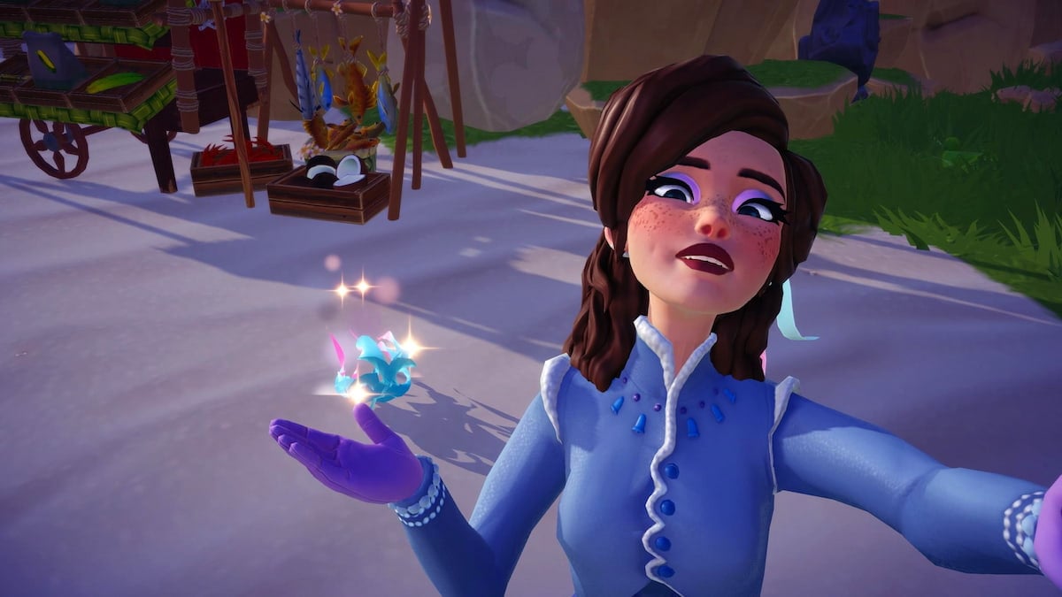 Glowing algae on ground in disney dreamlight valley