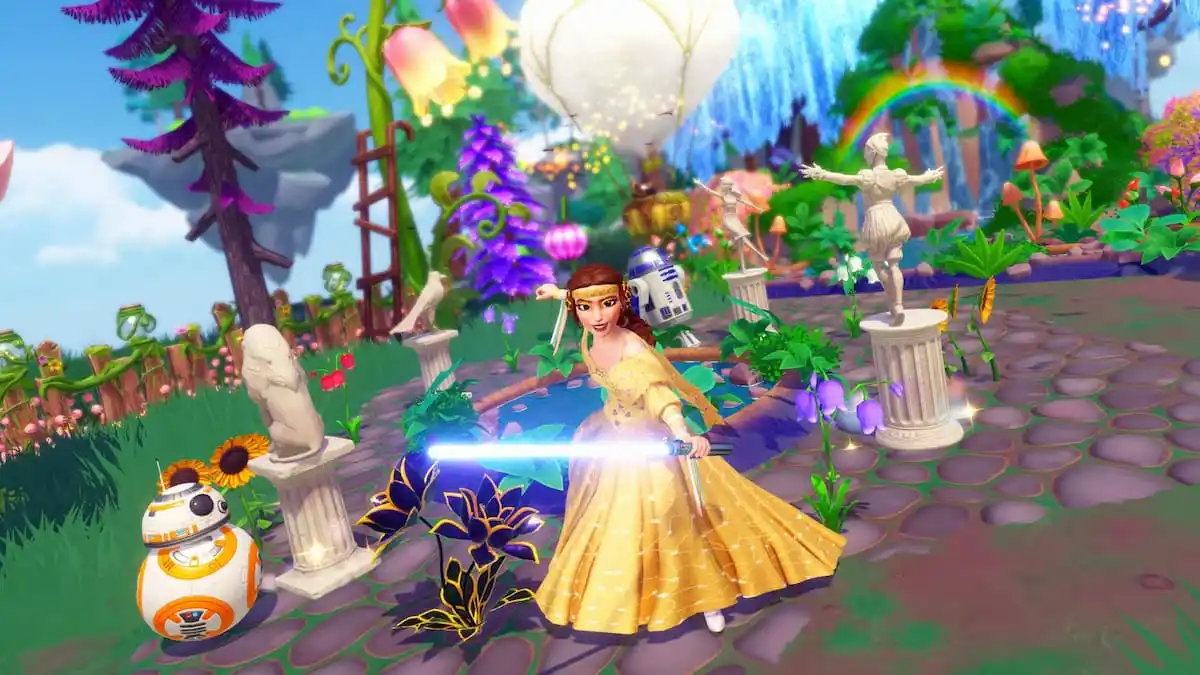 Standing with lightsaber in front of rotating statues in disney dreamlight valley