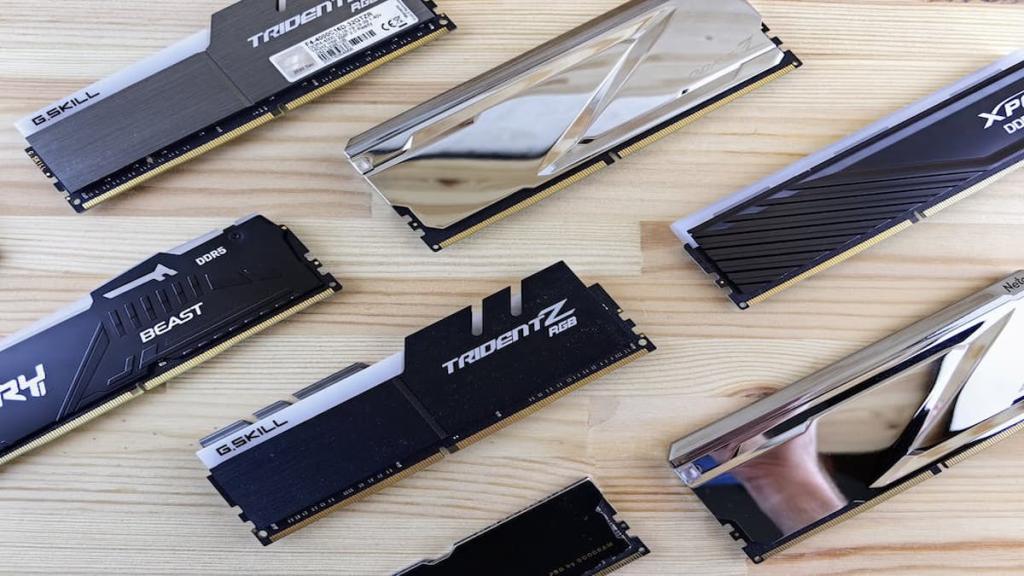 RAM sticks made by various manufacturers. 