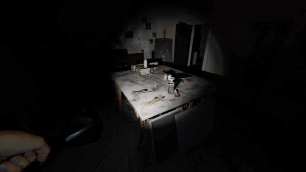 Art studio table in phasmophobia