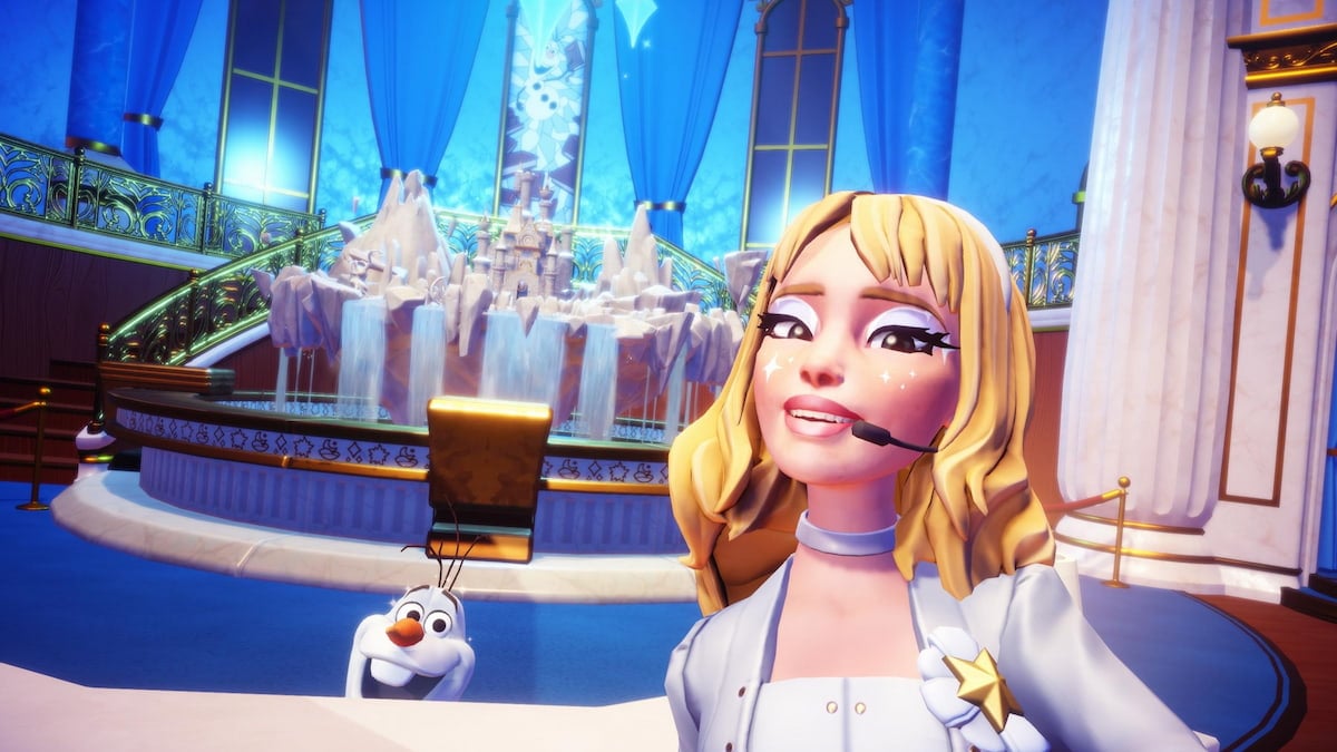 Picture with olaf in olaf's museum in disney dreamlight valley
