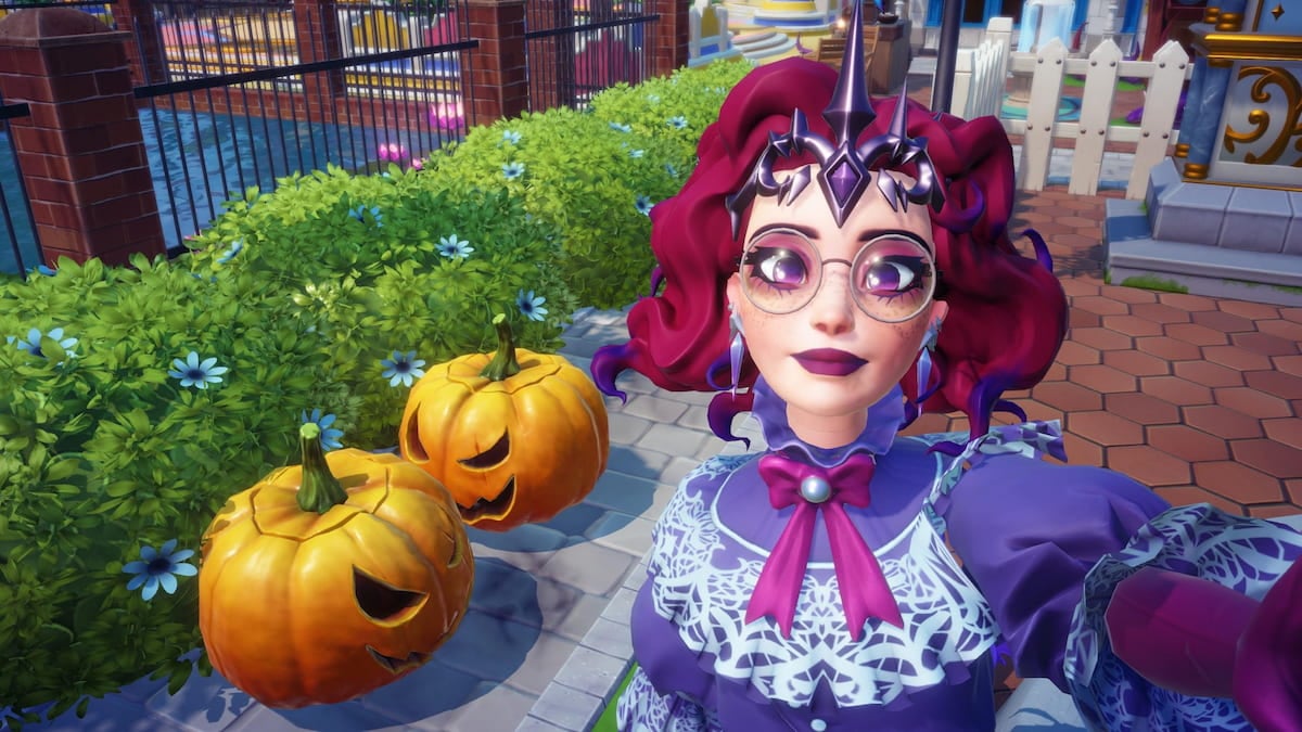 selfie with two spooky pumpkins in disney dreamlight valley
