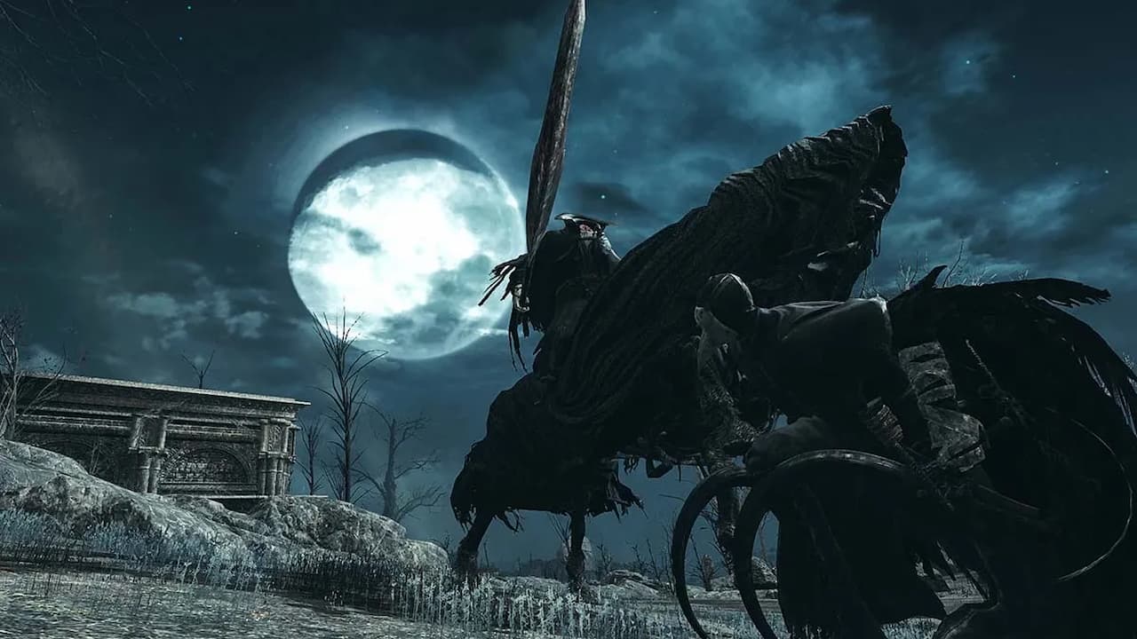 Hunters fighting in Bloodborne.