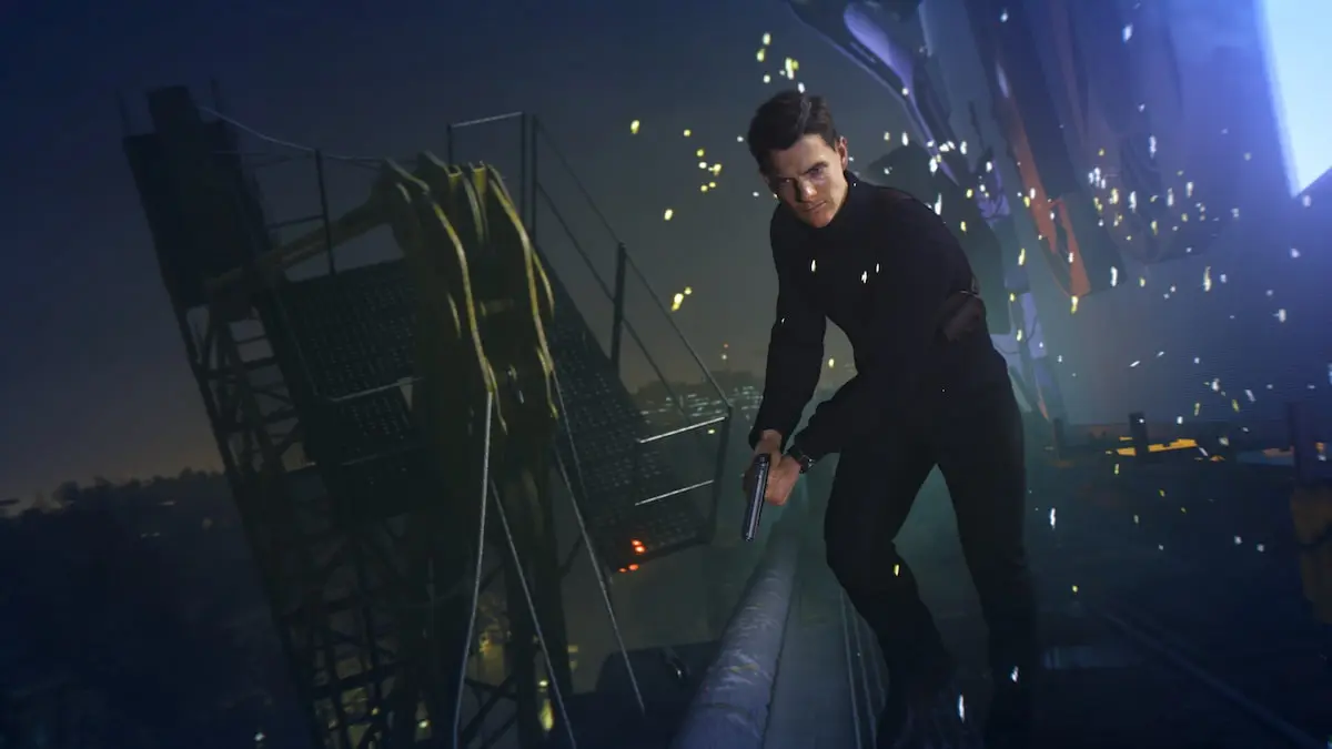 007 James Bond running